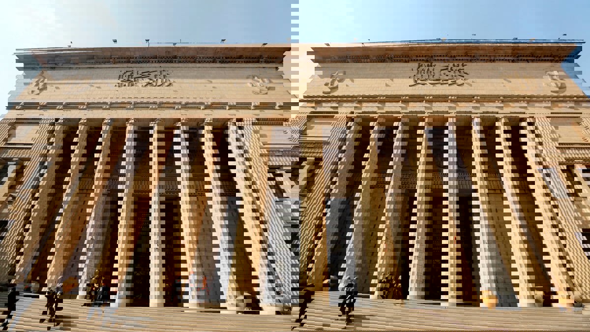 مصر.. المؤبد لـ16 متهما استولوا على 4 خطوط بترول