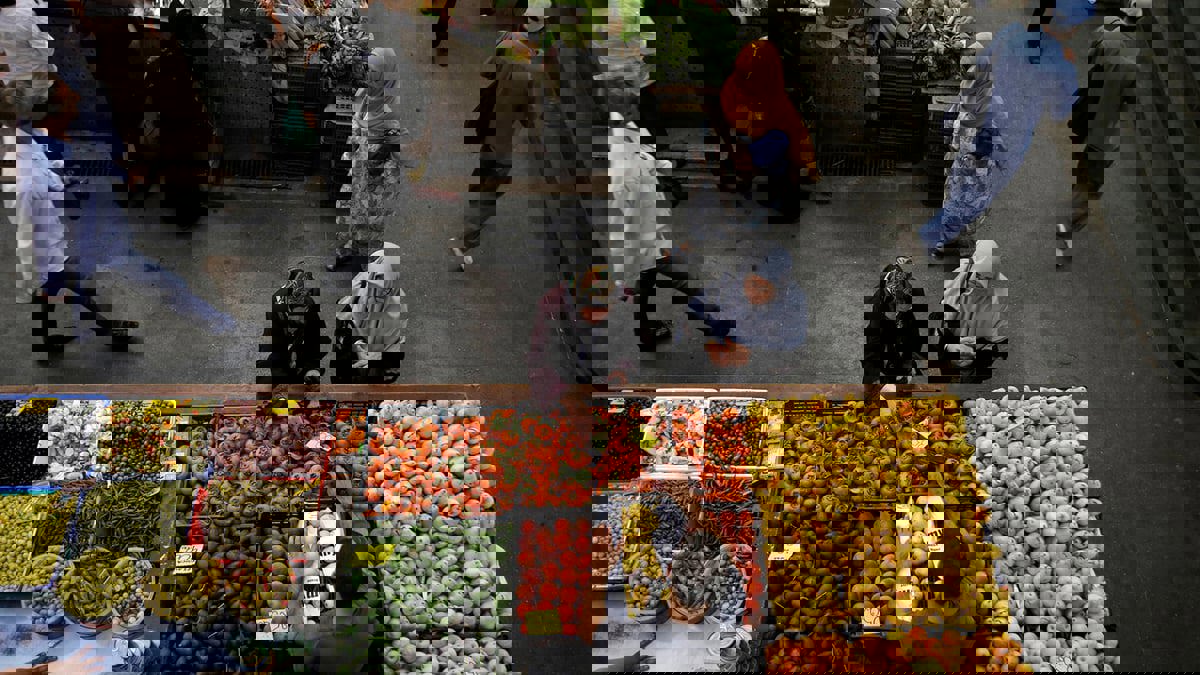 وسط ارتفاع أسعار المواد الغذائية.. الجزائر تخفض ضريبة الدخل