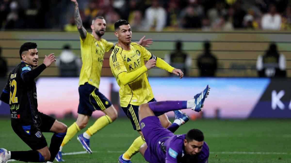جرس إنذار للهلال.. أكبر 4 مكاسب حققها النصر بالفوز على التعاون 