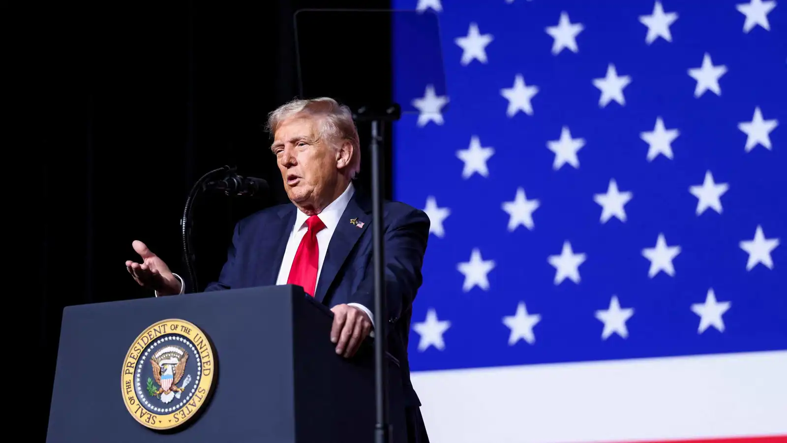 ترامب في "اجتماع الجنرالات": الولايات المتحدة تشهد "حربا من الداخل"