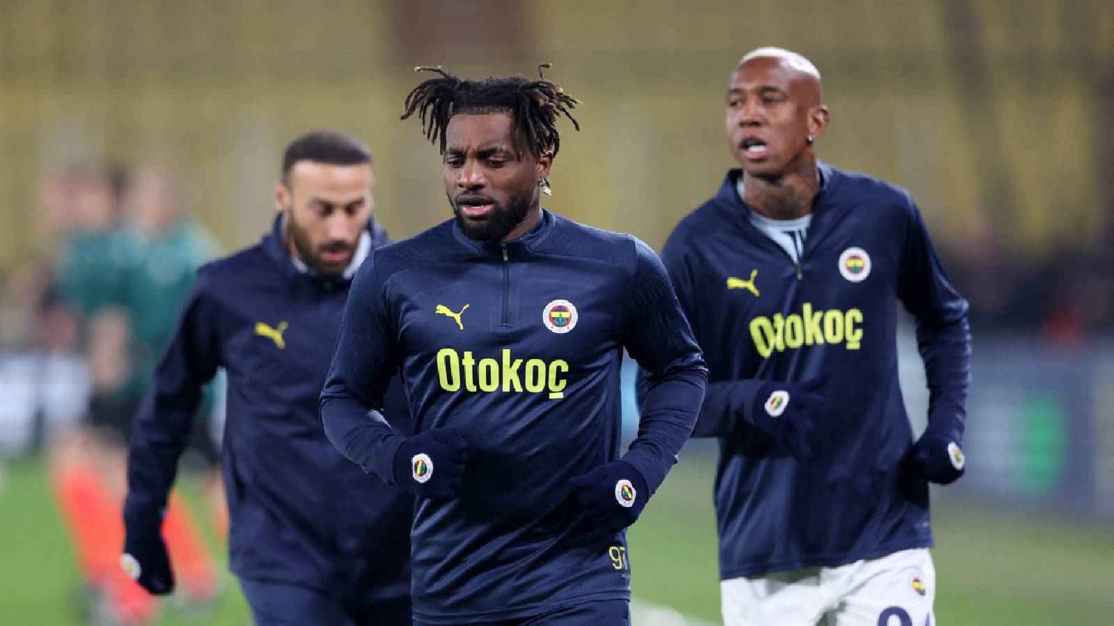 رد ناري من نجم الأهلي السعودي على مورينيو