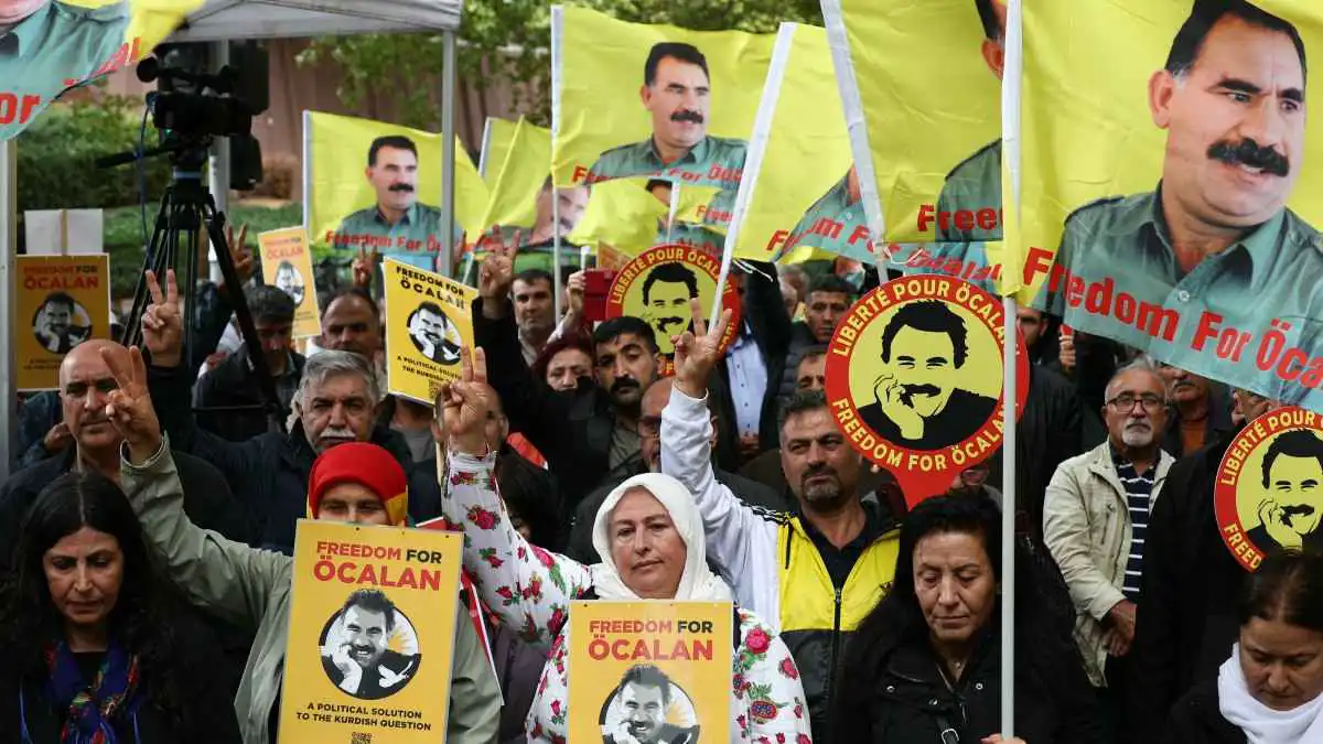 وسط دعوة لاستفتاء شعبي.. مصير أوجلان يربك المشهد في تركيا