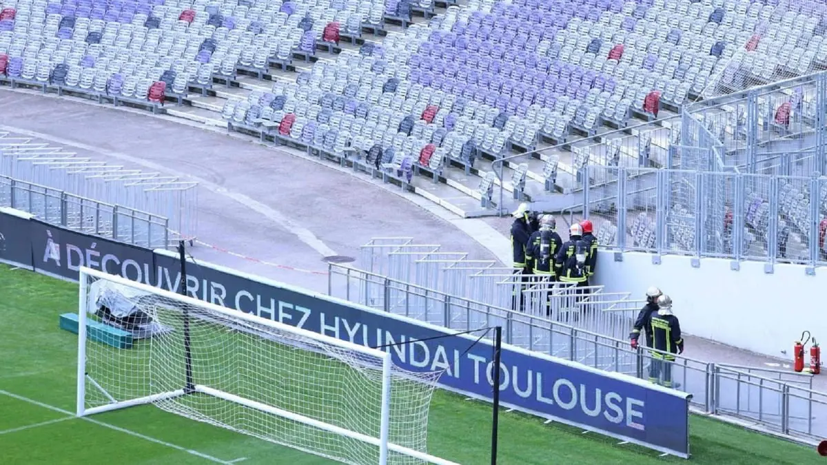 تأجيل مباراة تولوز ونانت بسبب اشتباه بوجود لغم في الملعب