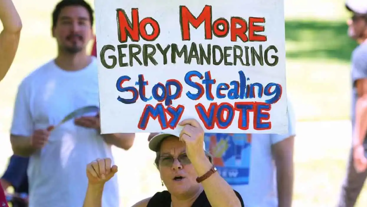 بين تكساس وكاليفورنيا.. ترامب يؤجج "حرب" إعادة تقسيم الدوائر الانتخابية