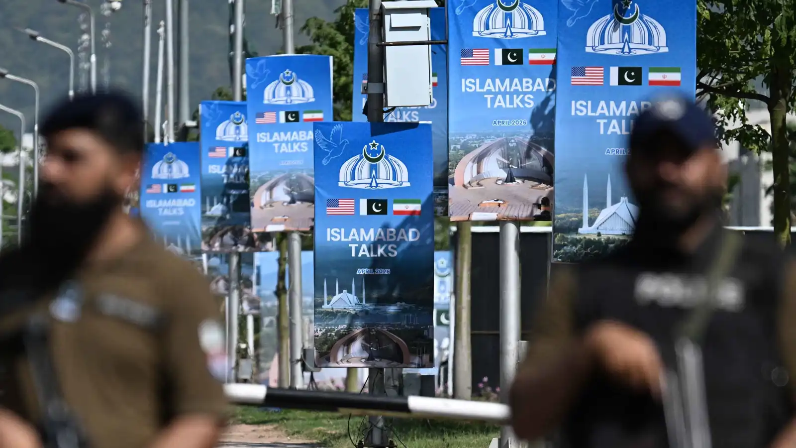 اتصالات إيرانية باكستانية لبحث وقف إطلاق النار مع أمريكا