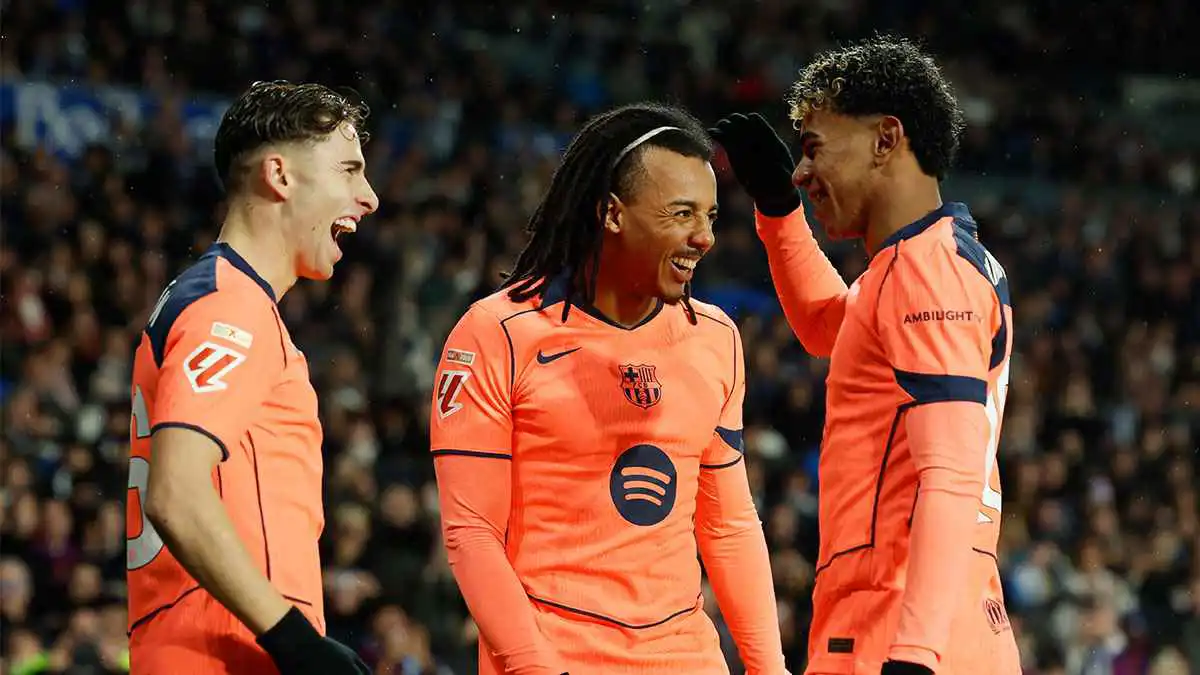 هل يقبل برشلونة هدايا هزائم إنتر ومانشستر سيتي وباريس سان جيرمان؟