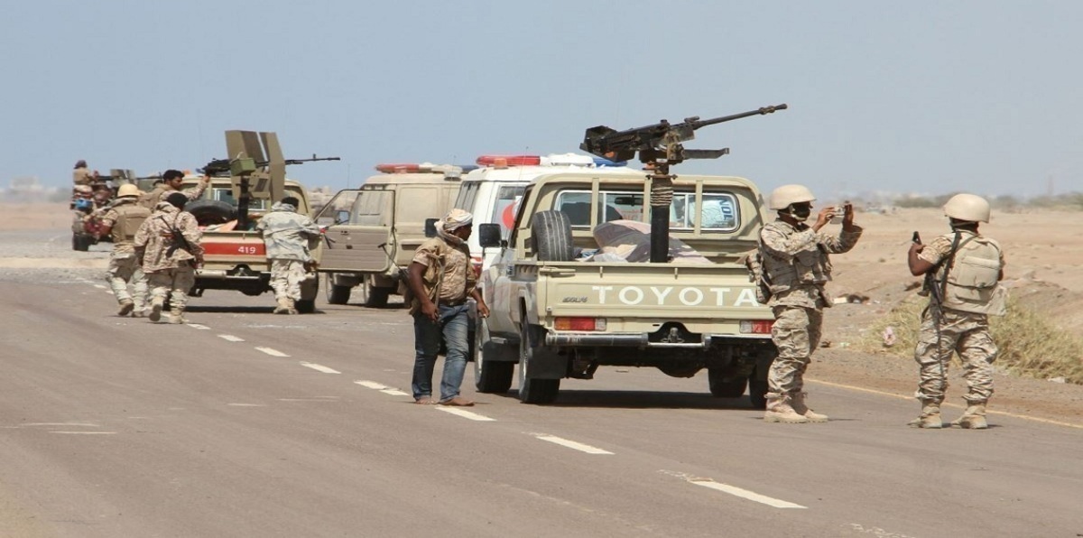 الجيش اليمني يستعيد البنك المركزي في تعز من سيطرة "الحوثيين"