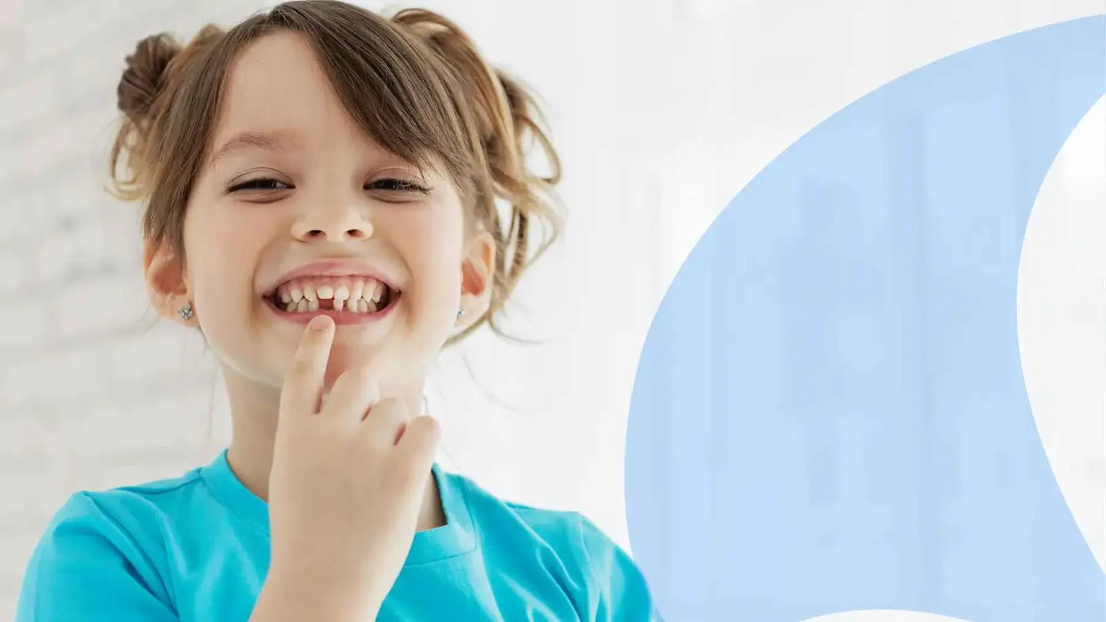 ماذا يحدث حين تسقط أسنان الطفل اللبنية؟