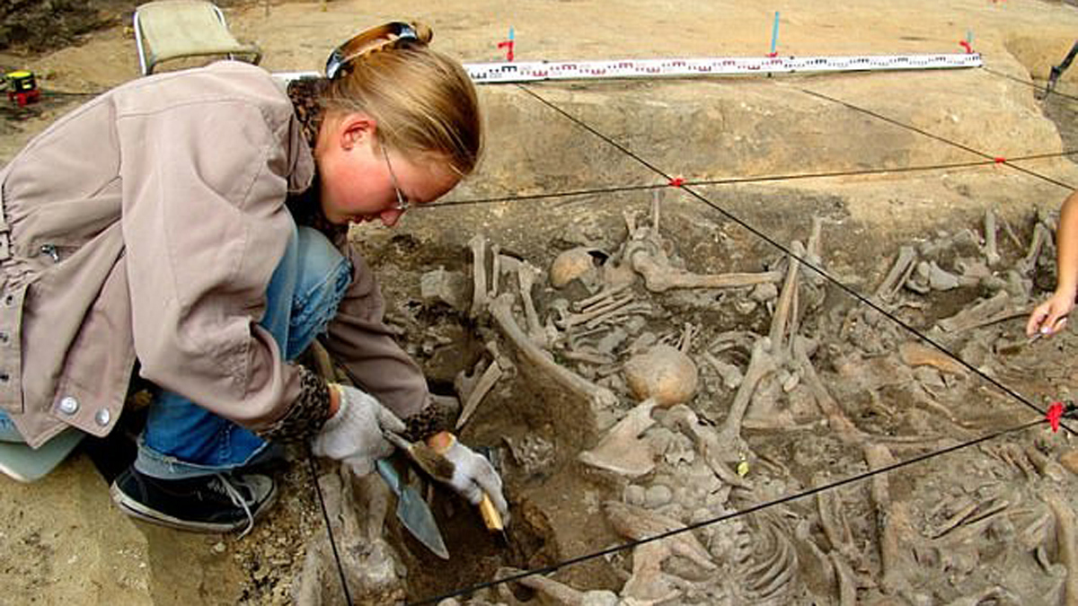 اكتشاف حفر الموت في روسيا .. رفات نحو 300 شخص قتلوا على يد المغول