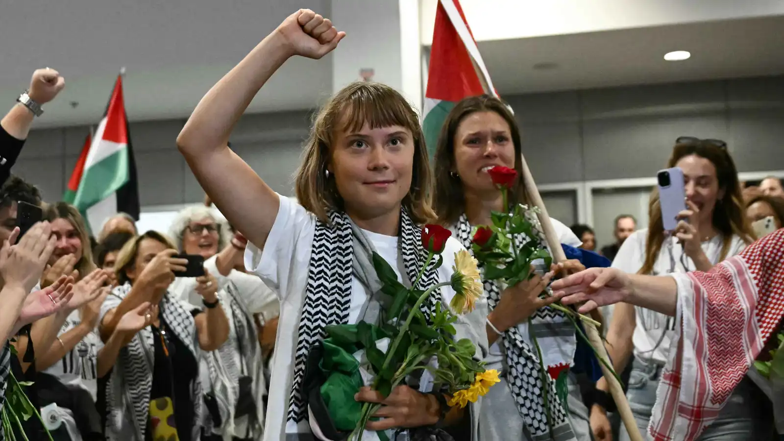 "مشاغبة".. ترامب يفتح النار على الناشطة السويدية غريتا ثونبرغ