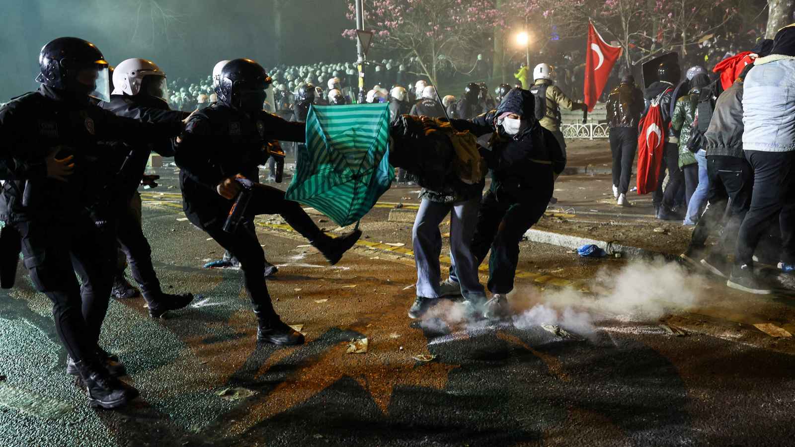 اعتقال محامي رئيس بلدية إسطنبول أكرم أوغلو