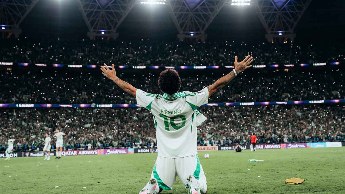 كم سيكسب الأهلي السعودي من بيع فيرمينو إلى السد القطري؟