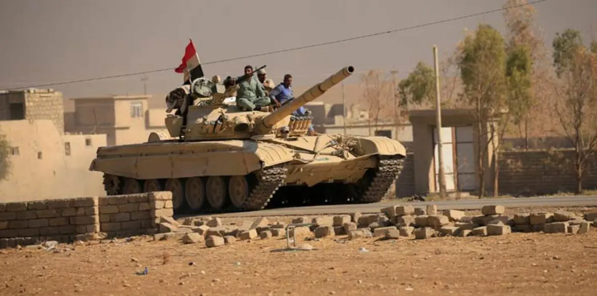 القوات العراقية تقترب من مطار الموصل