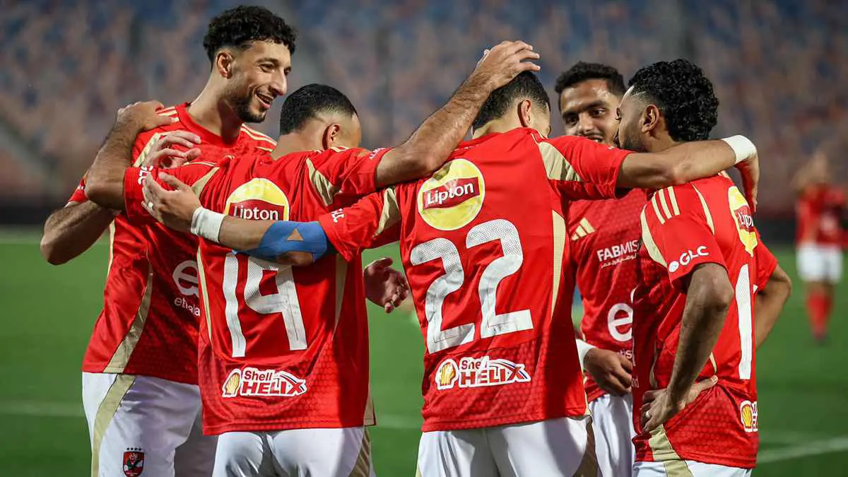 مفاجأة.. الأهلي المصري يوقع عقوبة كبيرة على لاعبه