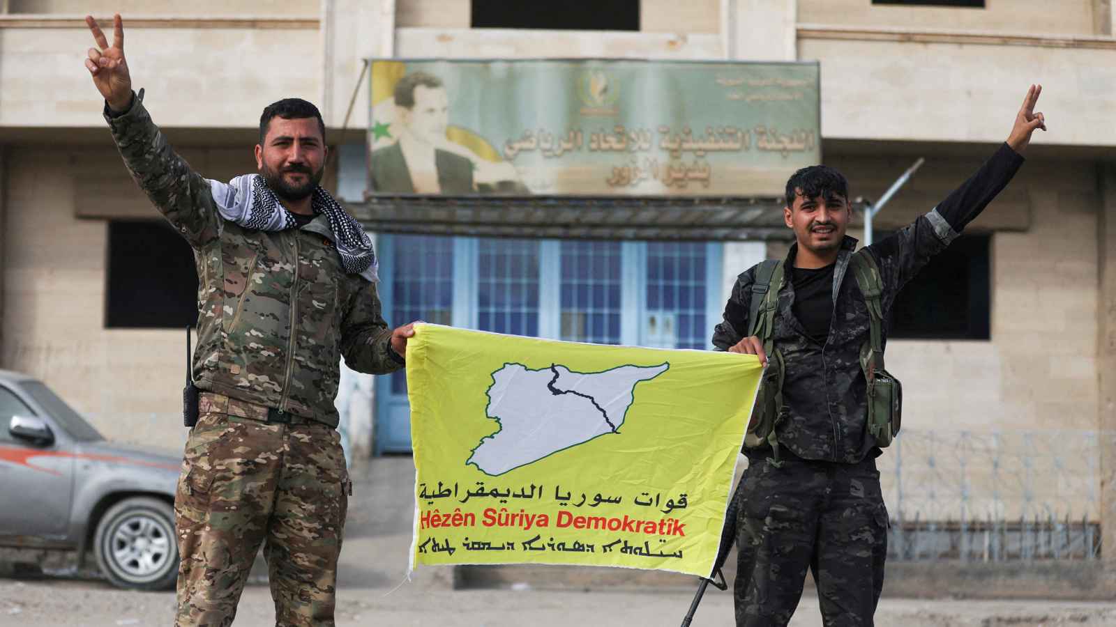 الحكومة السورية تنفي توقف تبادل الأسرى مع "قسد"