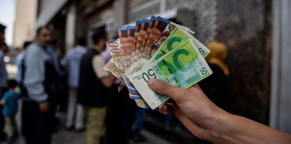 كخطوة لتشديد الحصار .. بنوك إسرائيلية توقف التعامل مع تجار من غزة