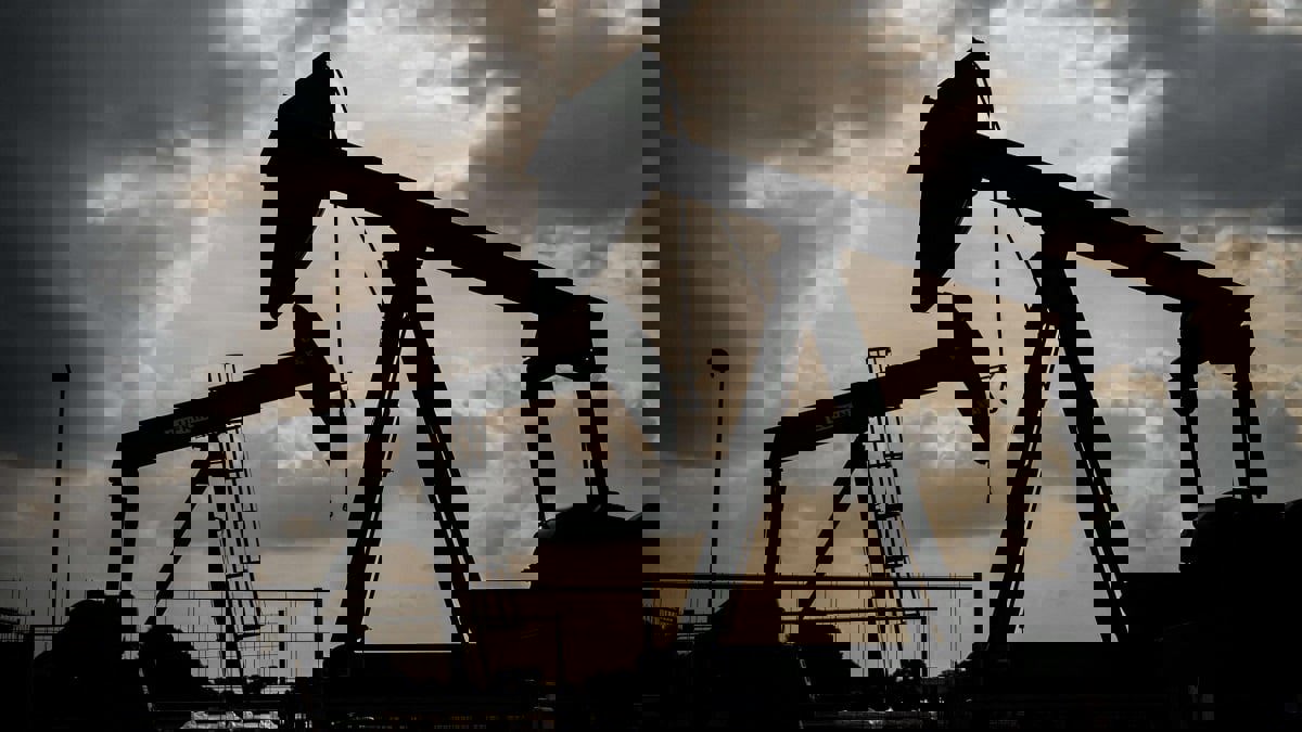 النفط يواصل التراجع مع تنامي المخاوف بشأن فيروس كورونا