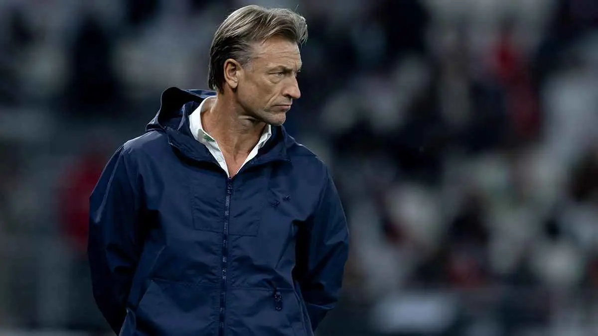 قد ينهي مسيرته.. تعليق ناري على تصرف رينارد مع نجم المنتخب السعودي