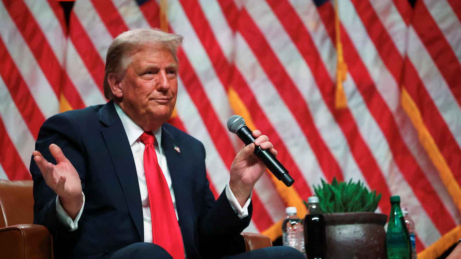 أظهر تفوق هاريس في "أيوا".. حملة ترامب تصف أحدث استطلاع للرأي بأنه "غبي"