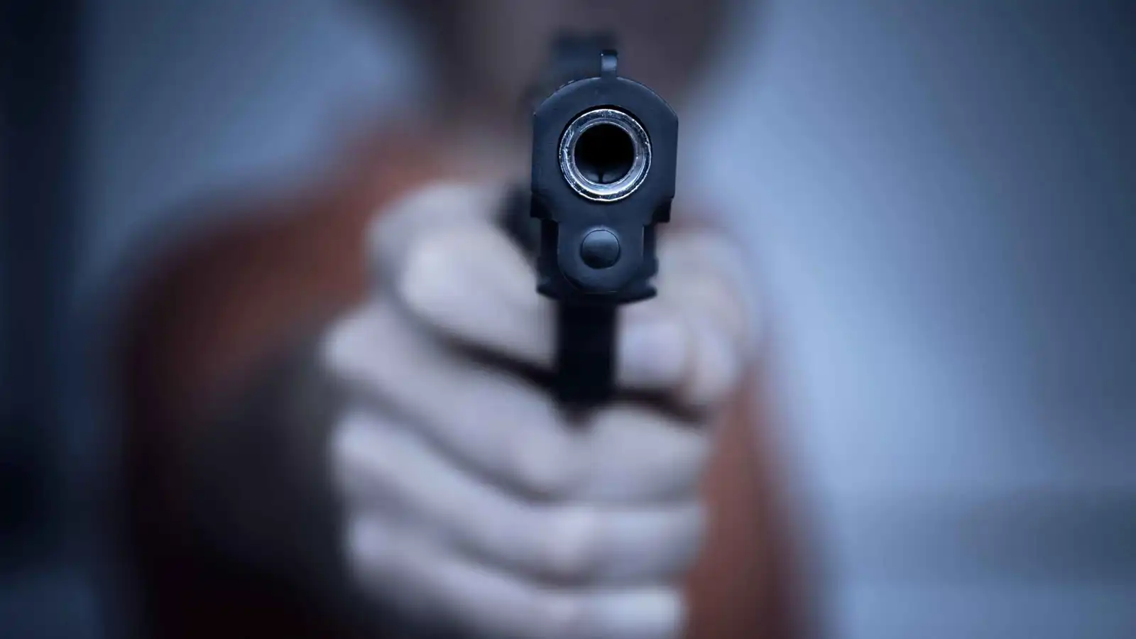 جريمة تهز بغداد.. شاب ينهي حياة والديه رميًا بالرصاص