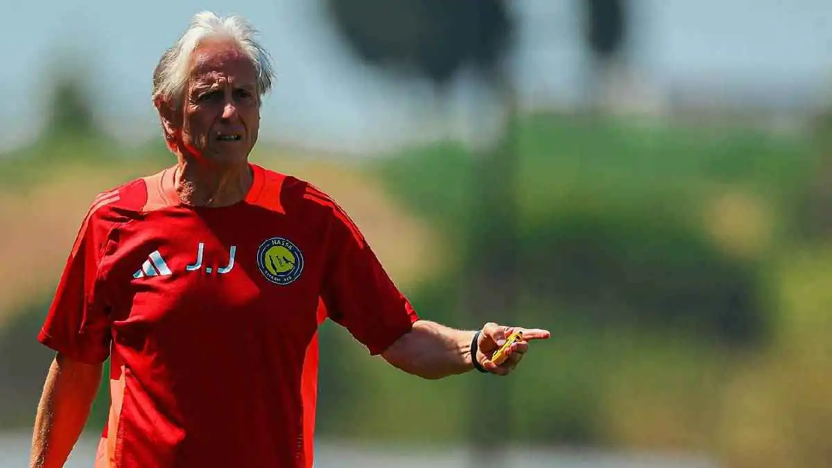 جيسوس يطلب التعاقد مع نجم الأهلي السعودي ويتفاوض مع برتغالي جديد