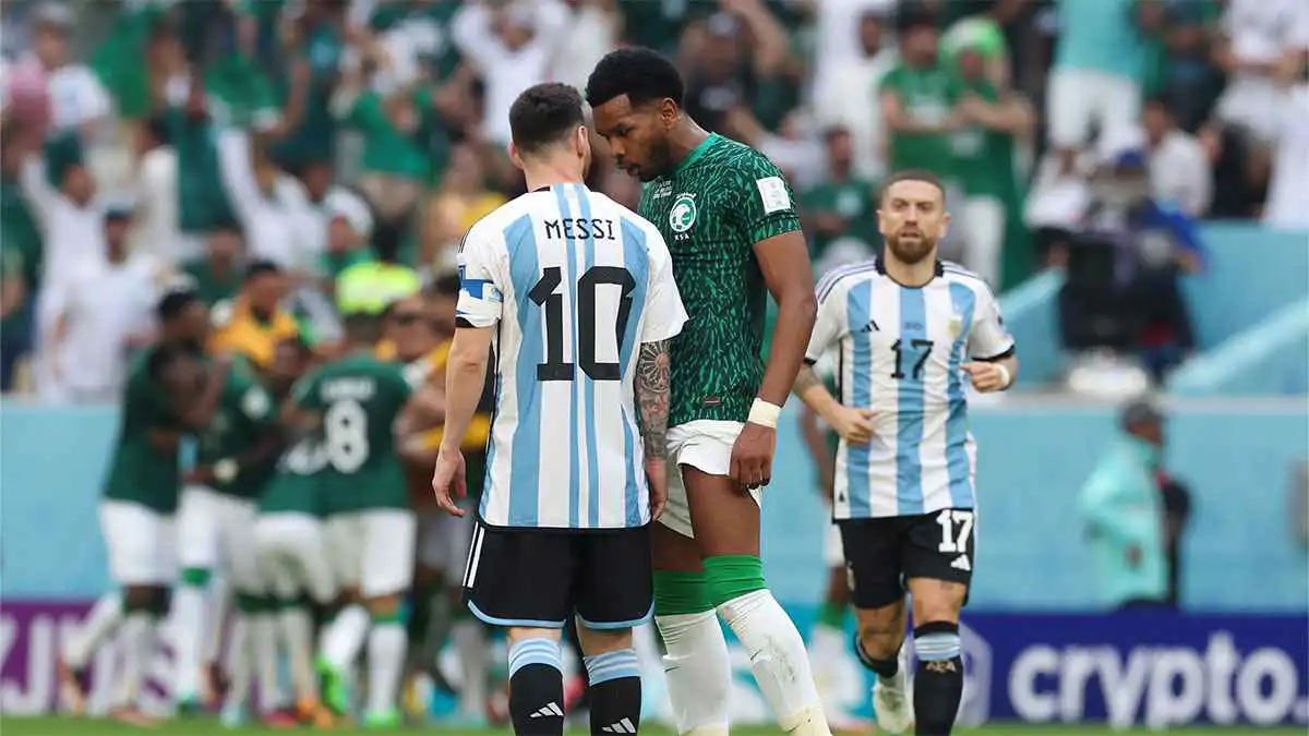 كلام ما أقدر أقوله.. علي البليهي يكشف سرا عن مشاجرته مع ميسي (فيديو)