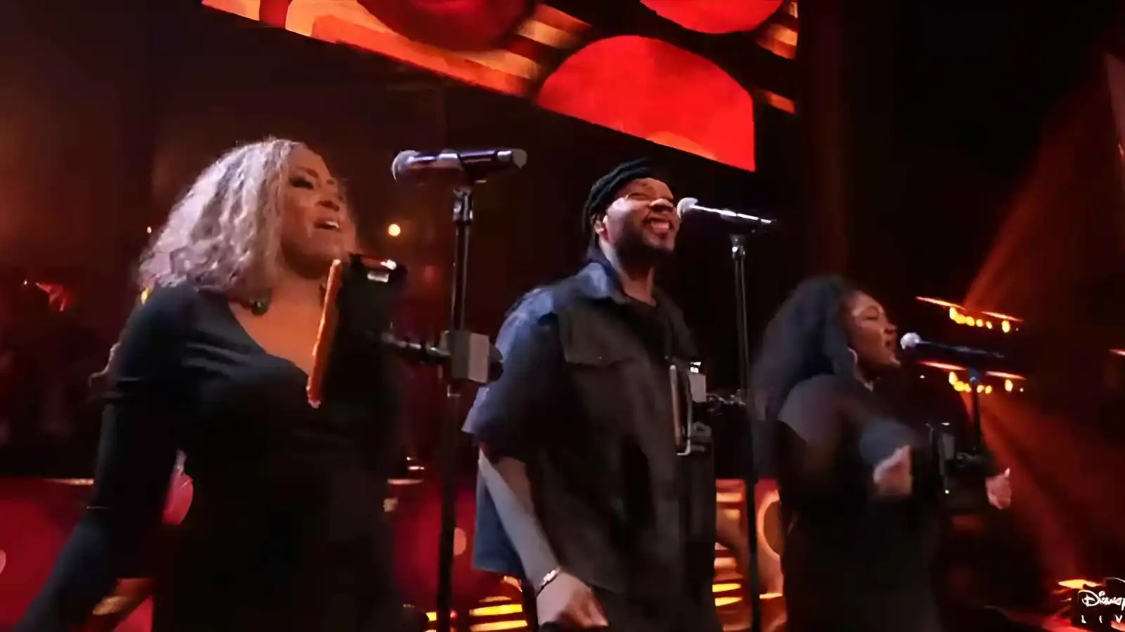 حفل قاعة مشاهير "روك آند رول" يفتتح بتكريم سلاي ستون (فيديو)