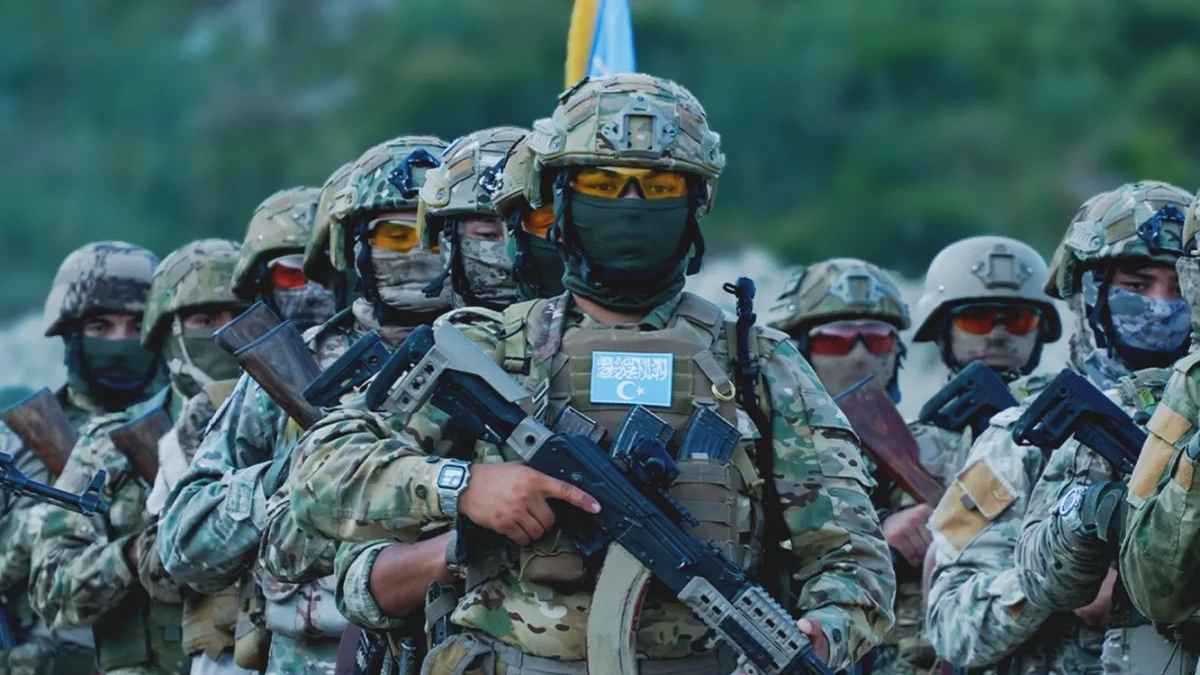 رغم موافقة ترامب.. لماذا "يتريّث" الشرع بتجنيس المقاتلين الأجانب في سوريا؟