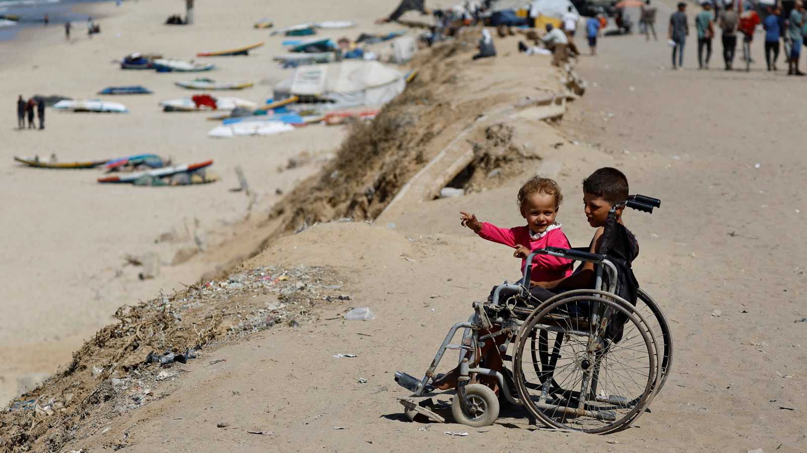 ذاكرة لا تعرف النسيان.. غزّيون يروون تفاصيل معاناتهم بعد عامين من الحرب