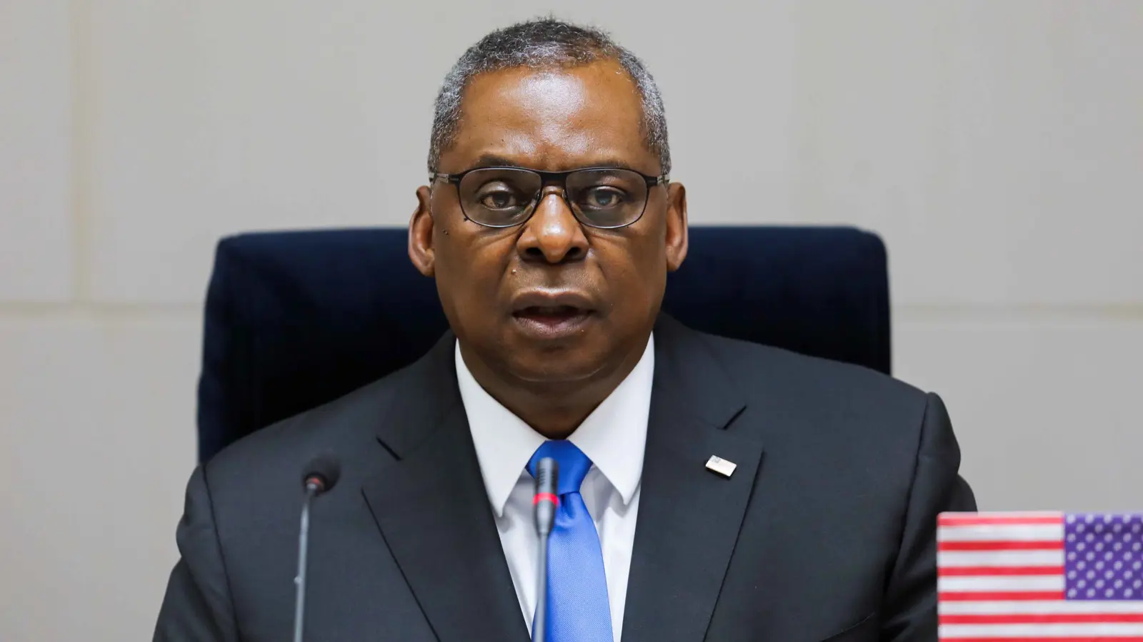 أوستن يوضح دوافع بايدن بمد أوكرانيا بألغام مضادة للأفراد