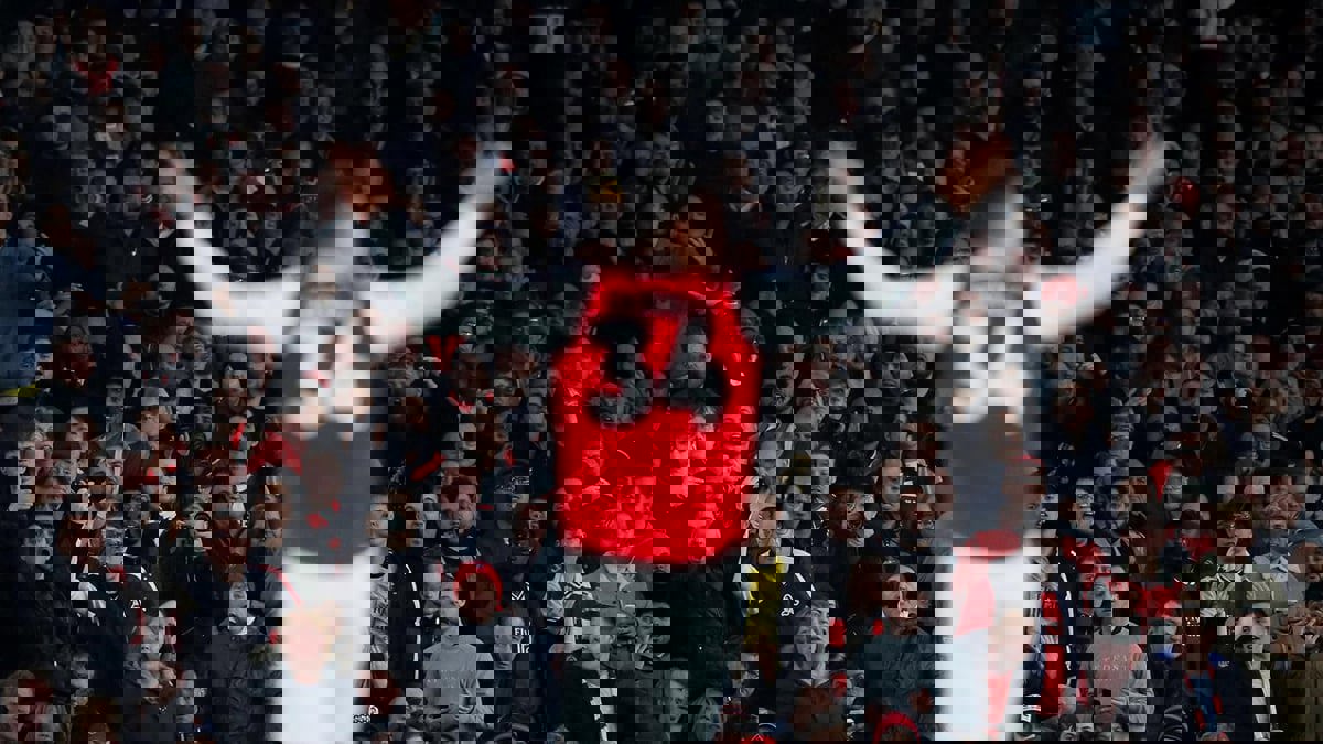 منع مشجع لآرسنال من دخول الملعب لـ 3 سنوات بسبب "التحريض على العنف" ضد تشاكا