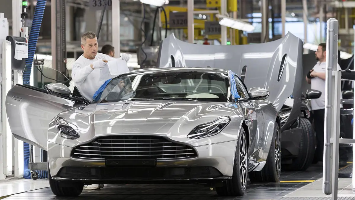 "فاينانشال تايمز": السعودية تقترب من الاستحواذ على حصة في "أستون مارتن"