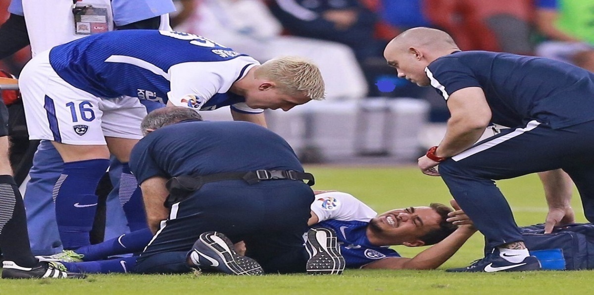 لاعب أوراوا الياباني يسخر من إصابة كارلوس إدوارد نجم نادي الهلال السعودي (فيديو)