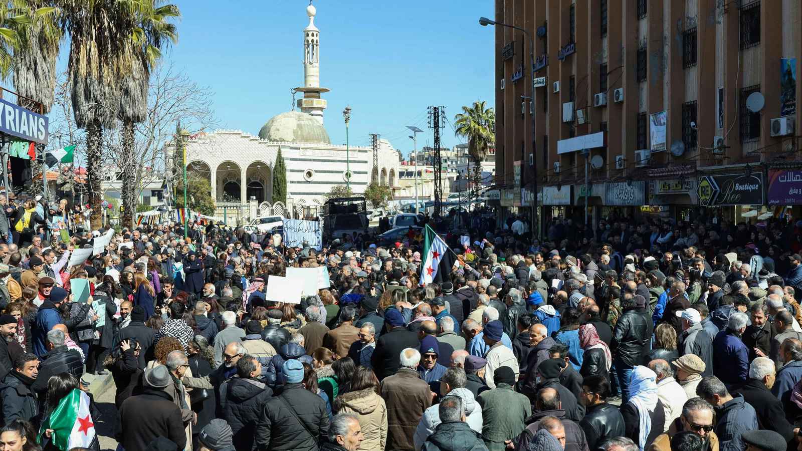 تصريحات الهجري.. تحذيرات من إشعال "فتنة طائفية" في سوريا