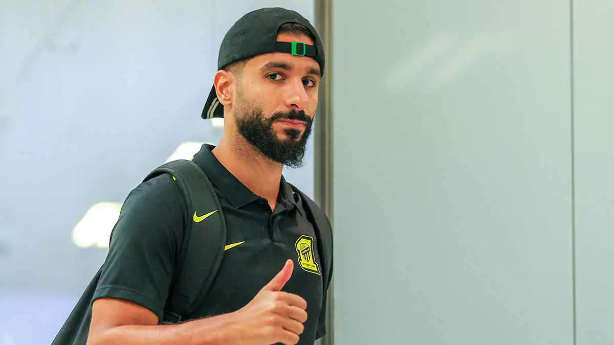 باللغة البرتغالية.. صالح الشهري يفاجئ القنوات البرازيلية (فيديو)