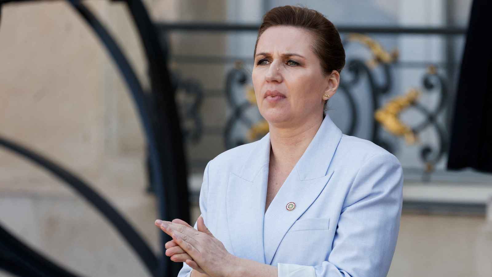 رئيسة وزراء الدنمارك توجه رسالة "حازمة" للأمريكيين من غرينلاند