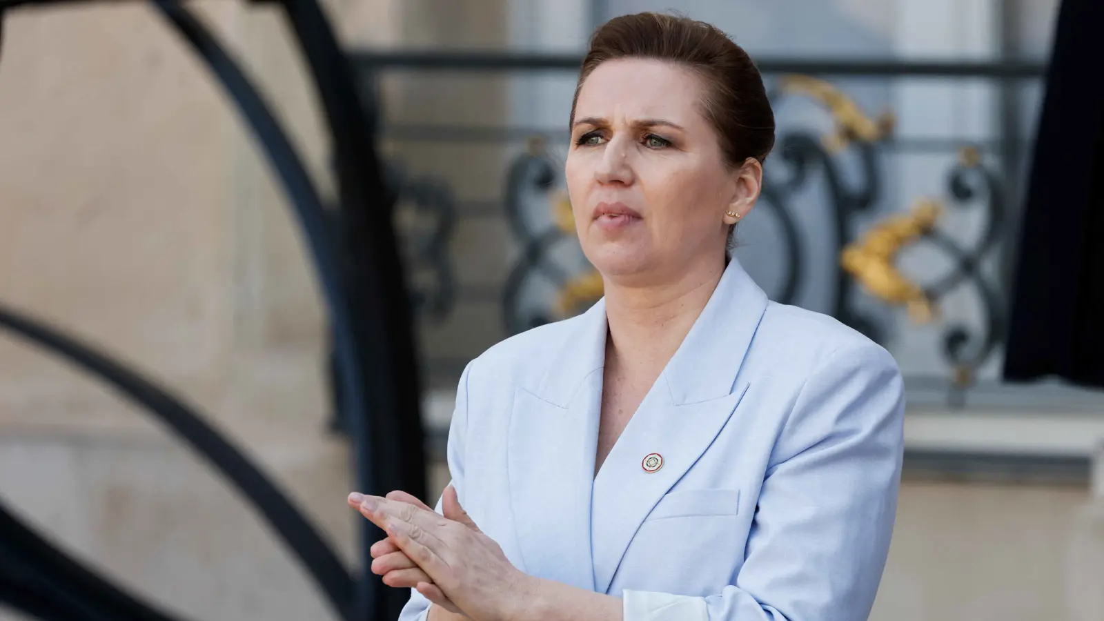 رئيسة وزراء الدنمارك توجه رسالة "حازمة" للأمريكيين من غرينلاند