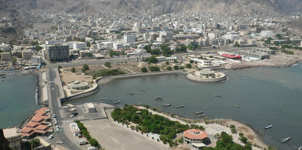 اليمن..  إعلانات جنسية في شوارع عدن (صور)