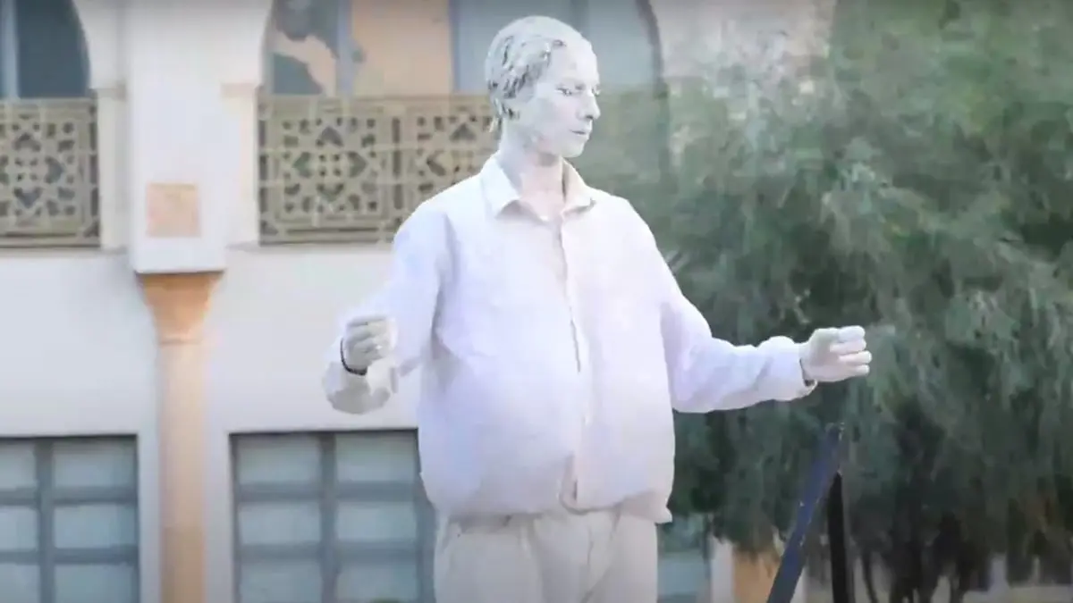 تونس.. فنانون تشكيليون يطوعون الرخام لإبداع لوحات فنية