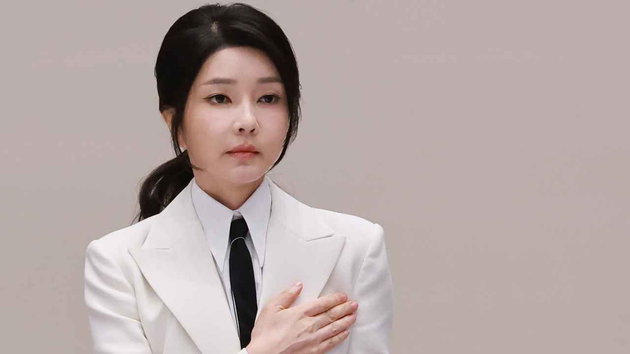 "عقد ألماس وحقيبة ثمينة".. الفضائح تطارد زوجة الرئيس الكوري الجنوبي المعزول