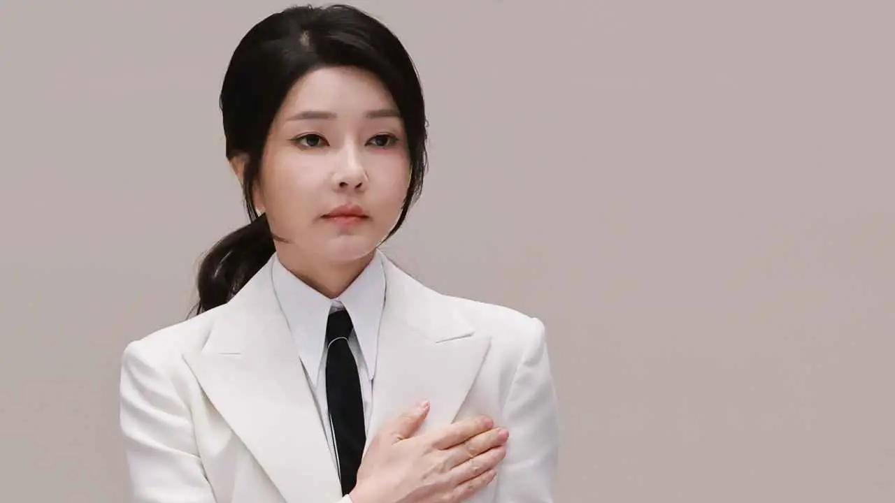 "عقد ألماس وحقيبة ثمينة".. الفضائح تطارد زوجة الرئيس الكوري الجنوبي المعزول