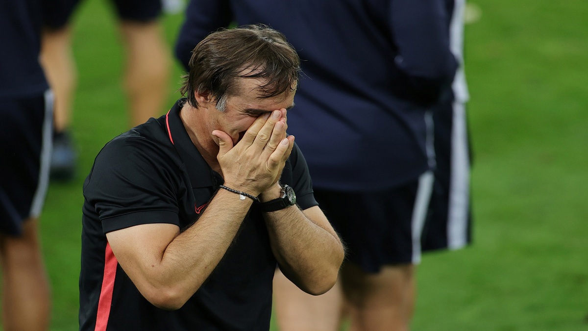 لوبيتيجي يجهش بالبكاء بعد تتويج إشبيلية بلقب الدوري الأوروبي (فيديو)