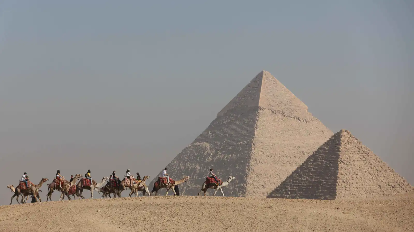 مصر تستعد لإعلان اكتشاف أثري غير مسبوق داخل هرم خوفو