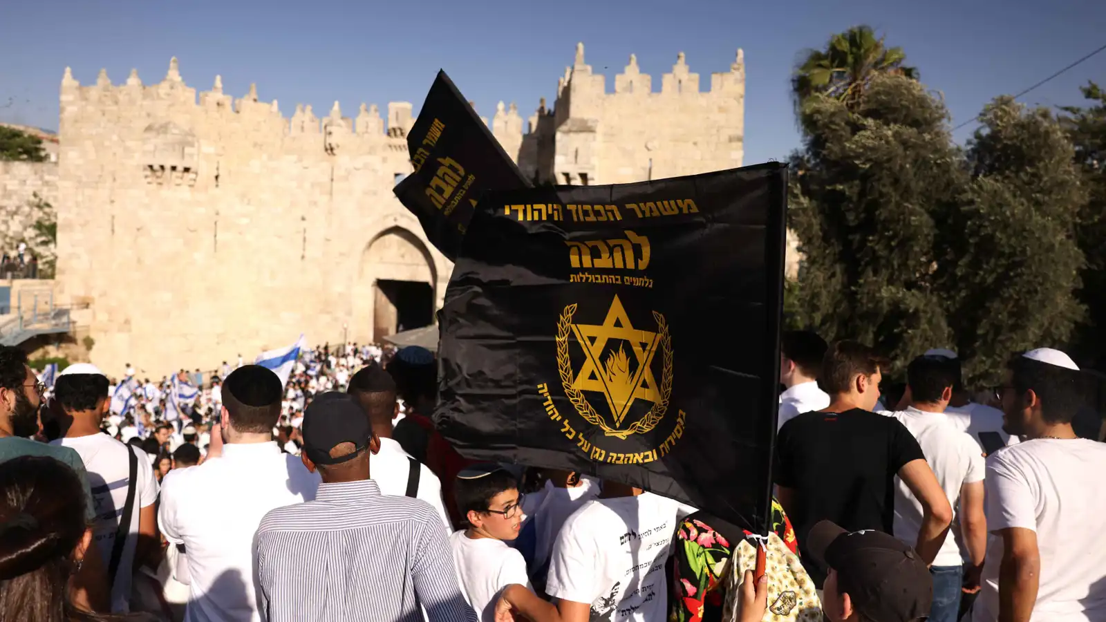 بغطاء أمني.. مستوطنون يقتحمون الأقصى ويؤدون طقوسا تلمودية (فيديو)