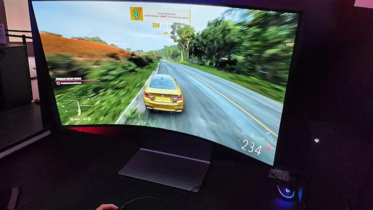 LG تكشف عن أول تلفاز oled قابل للانحناء بلمسة زر واحدة‎‎