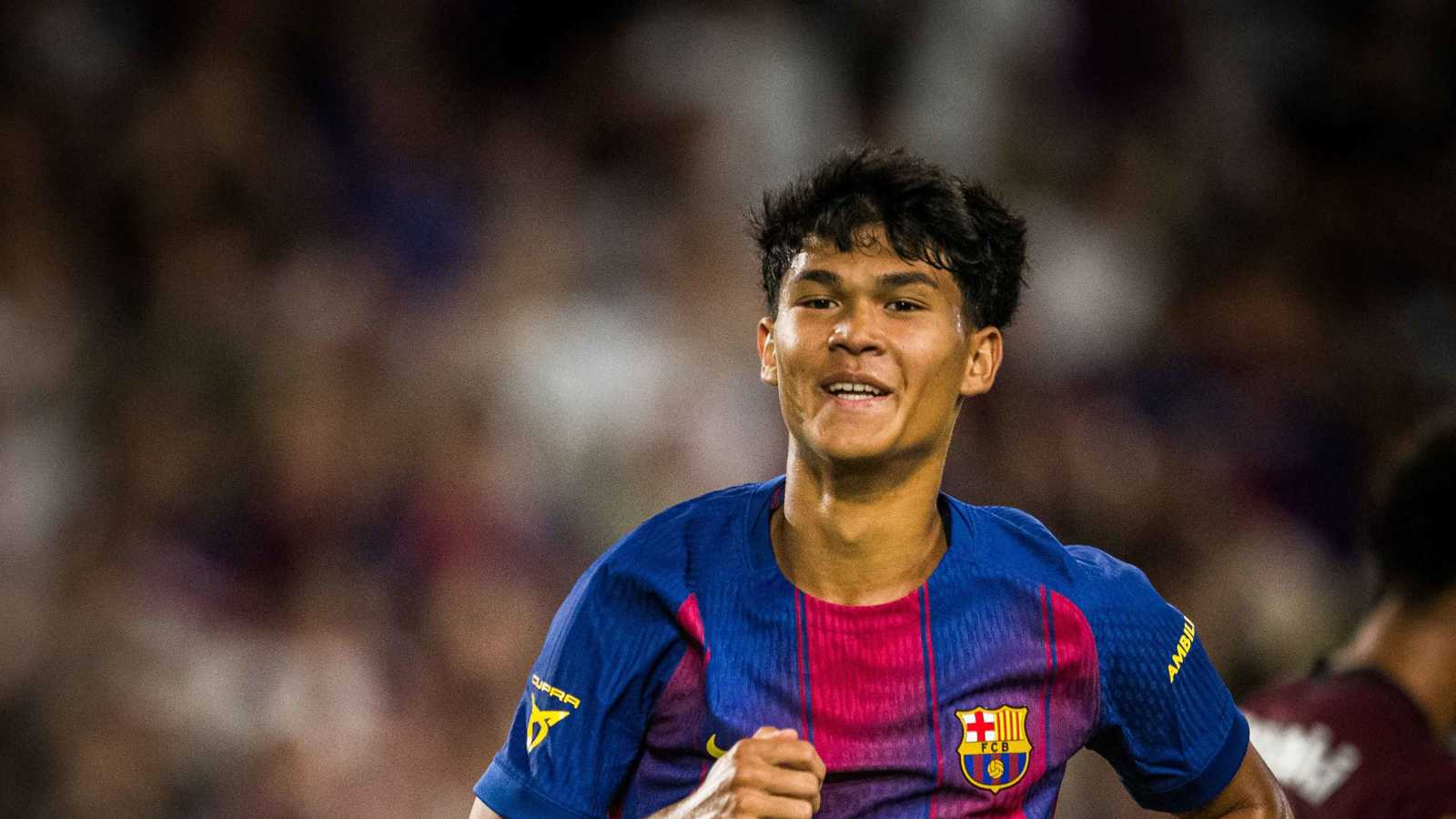 اكتشاف جديد.. رد فعل رائع من فليك بعد أول أهداف "درو" مع برشلونة (فيديو)