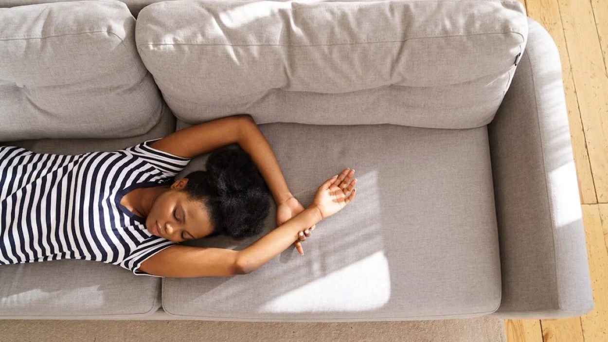 "ارفع ذراعك".. حيلة بسيطة تساعد على تهدئة الأعصاب