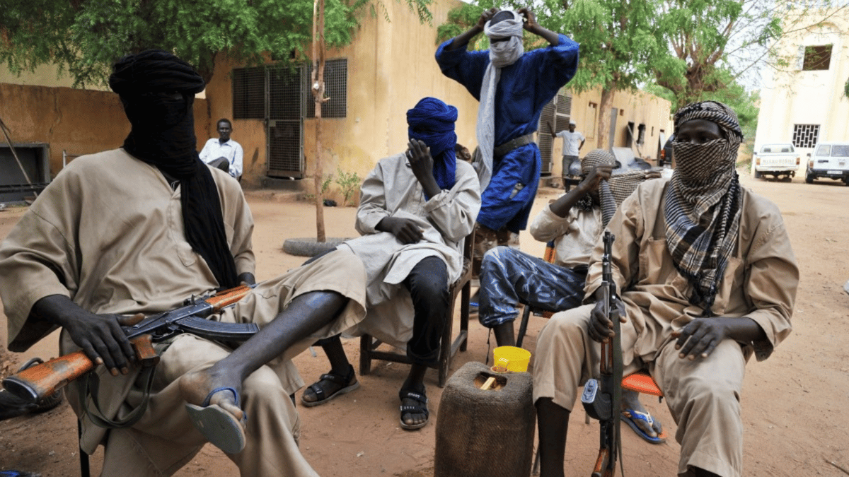 مالي.. مسلحون يختطفون 100 شخص ويطالبون بفدية