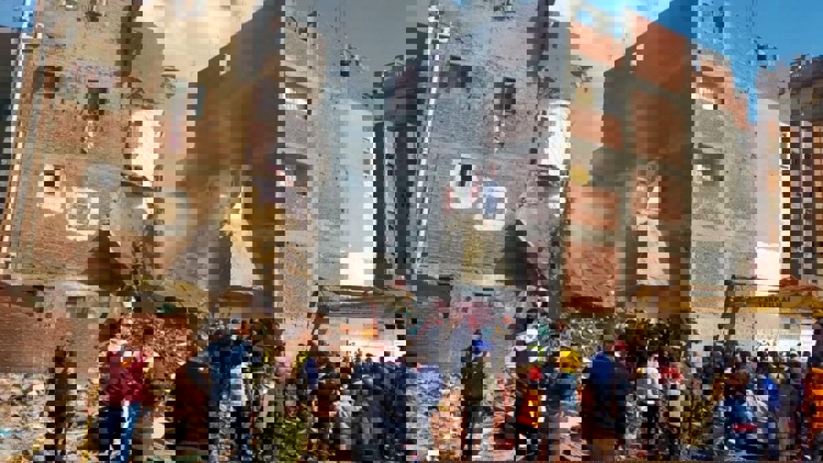 مصر.. قتيلان و23 إصابة بانهيار مبنى من 3 طوابق في البحيرة