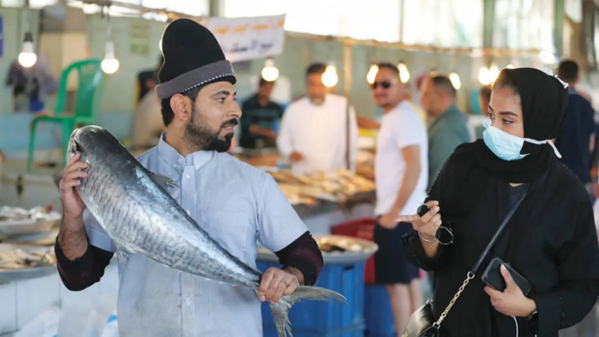 في تحول جديد بعمل النساء.. سعوديات يحترفن بيع السمك